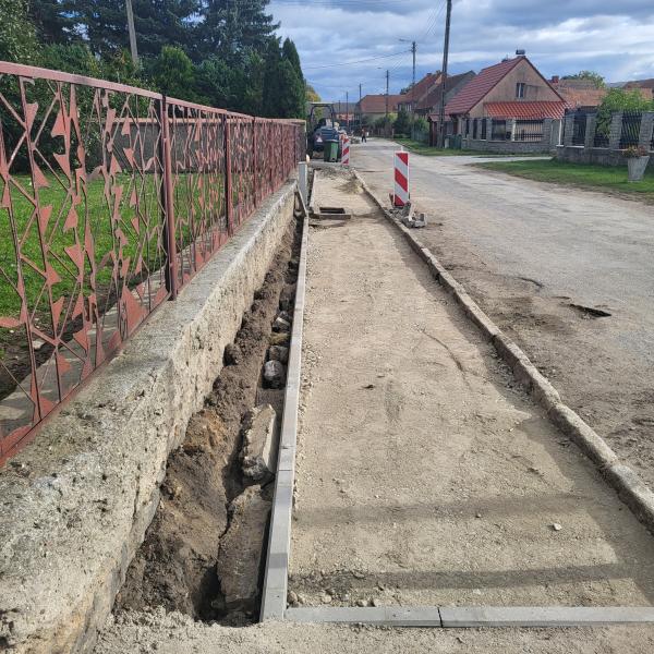 Budowa chodnika w Osieku