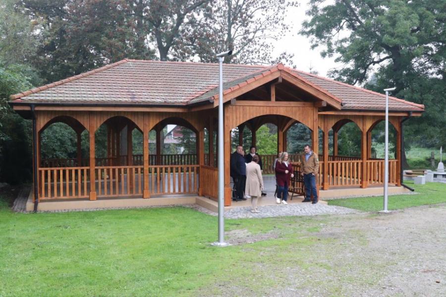 Remont wiaty i budowa małej architektury w Ujeździe Dolnym