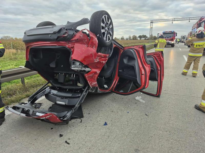 Wypadek na A4 przed węzłem Udanin. Jedna osoba ranna, sprawca miał zakaz prowadzenia pojazdów