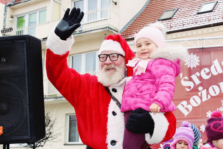 Średzki Jarmark Mikołajkowy – magia świąt w sercu miasta