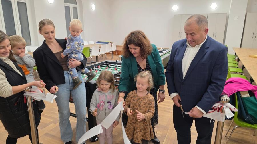 Zakończyła się realizacja projektu "Doposażenie świetlicy wiejskiej w Łowęcicach"