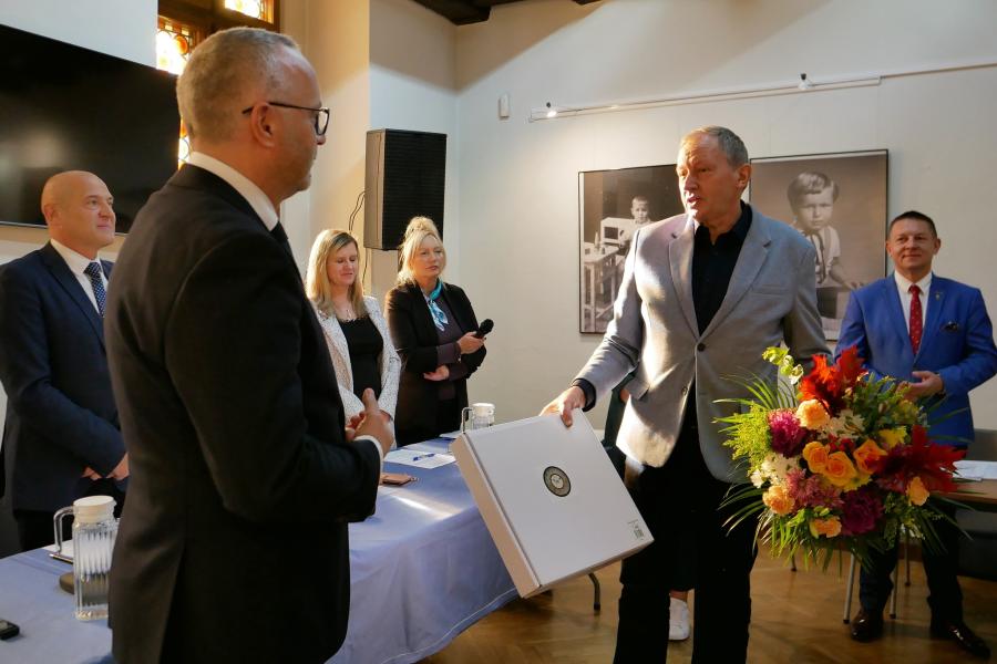 Pożegnanie dyrektora Michała Bryka, 16 lat oddanej służby dla dzieci i młodzieży