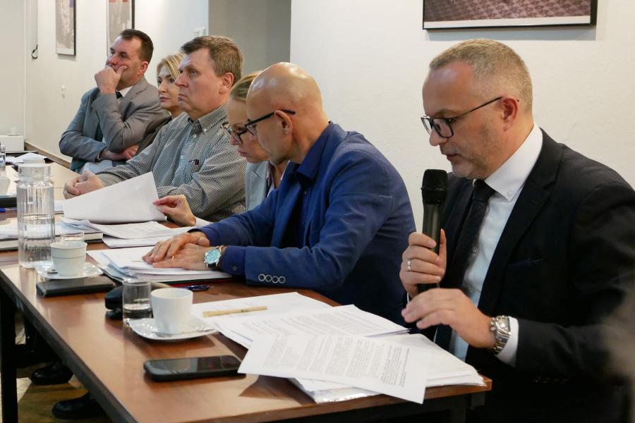 Burzliwe obrady rady powiatu