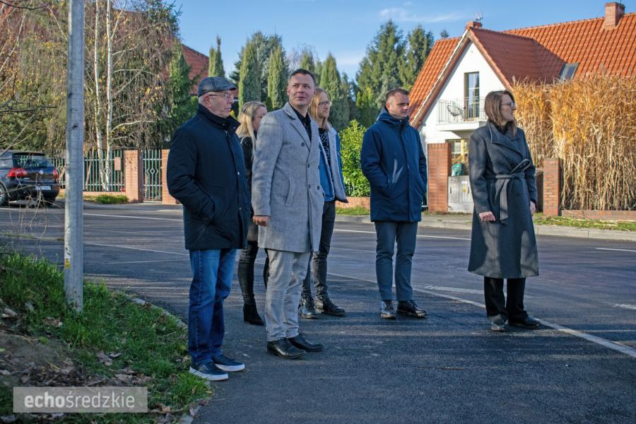 Nowa ścieżka pieszo-rowerowa przy Winogronowej zrealizowana przez IG2 Developer sp. z o.o. gotowa