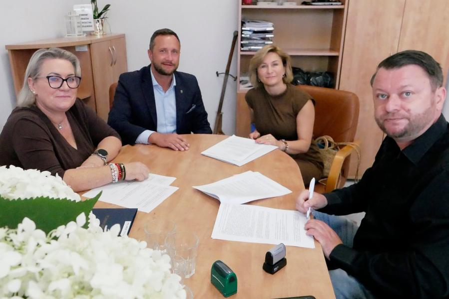 Powiat wyremontuje drogę Piotrowice – Sokolniki. Umowa z wykonawcą podpisana