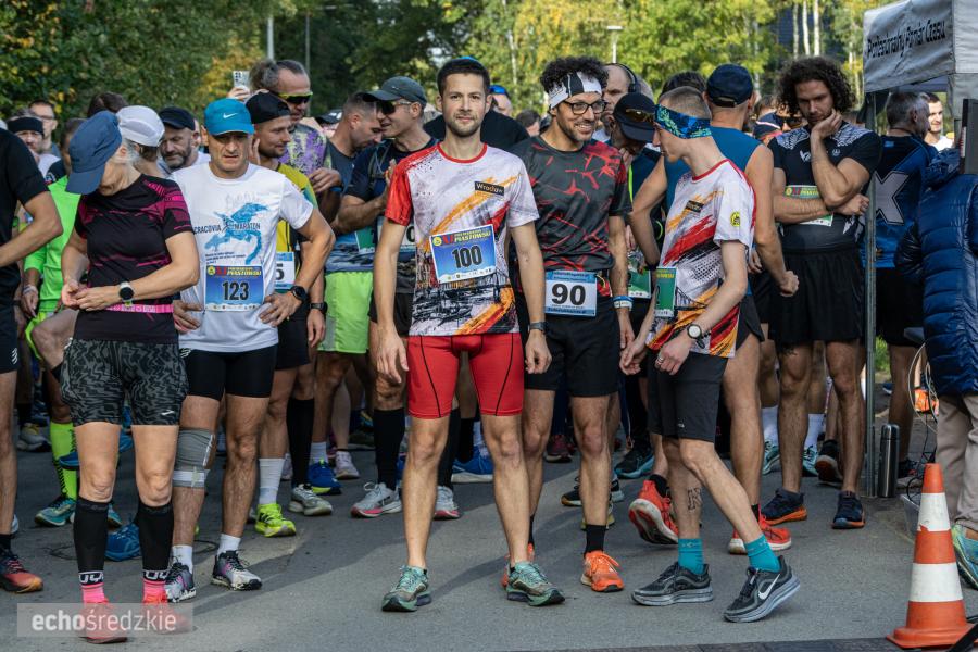 Biegowe emocje w jesiennej scenerii Wilkszyna. Za nami XI Półmaraton Piastowski
