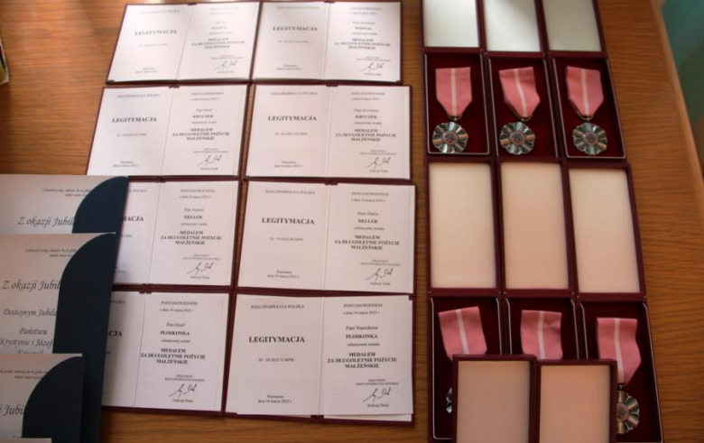 Wręczono medale za długoletnie pożycia małżeńskie