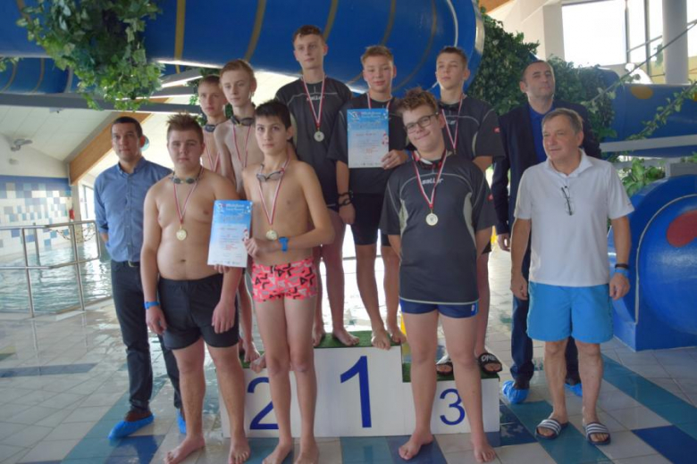 Już po raz ósmy w Średzkim Parku Wodnym zorganizowano Mikołajkowe Zawody Pływackie dla uczniów szkół