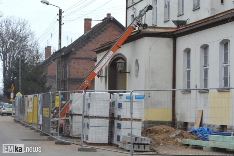 Trwa remont dworca w Malczycach 