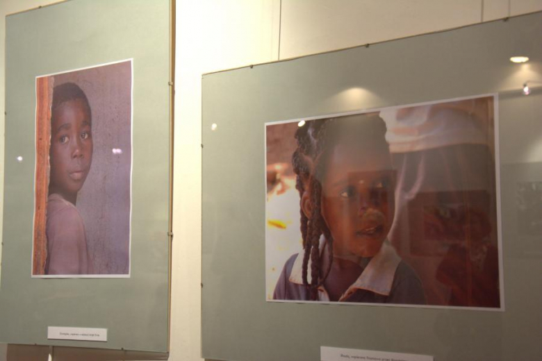 Wernisaż wystawy "Dzieci Tonga"