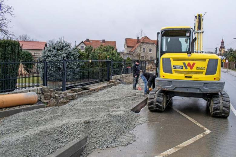 W Wilkszynie powstaje nowy peron autobusowy