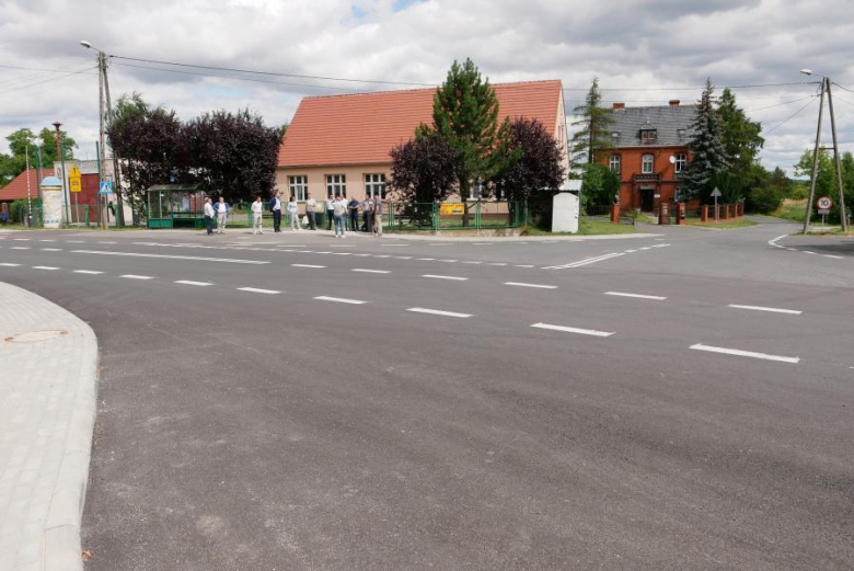 Droga powiatowa relacji Chomiąża - Jastrzębce oficjalnie oddana do użytku