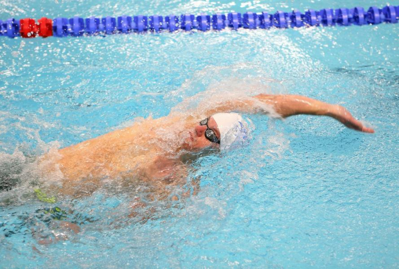 Sebastian Figarski na zawodach pływackich