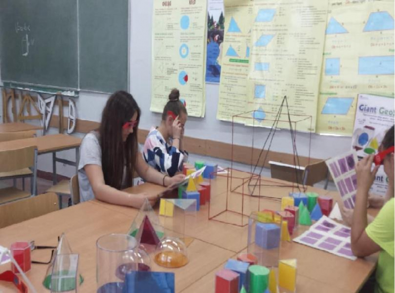 Zajecia edukacyjne w szkole w Miękini