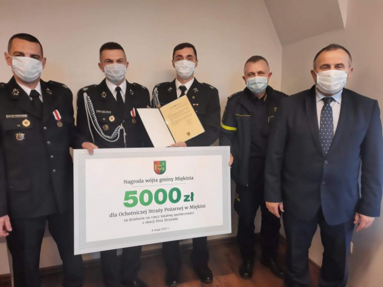Strażacy z terenu gminy Miękinia otrzymali nagrody