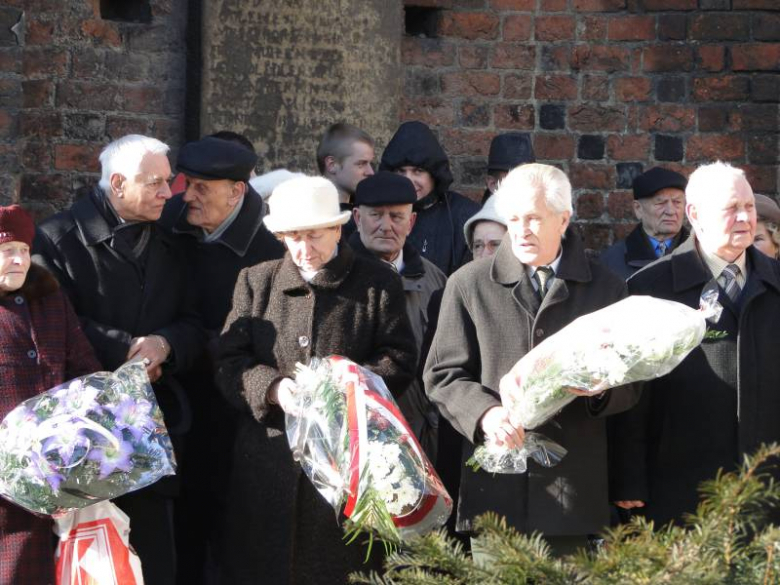 Uroczystości upamiętniające 71 rocznicę pierwszej masowej deportacji Polaków na Syberię