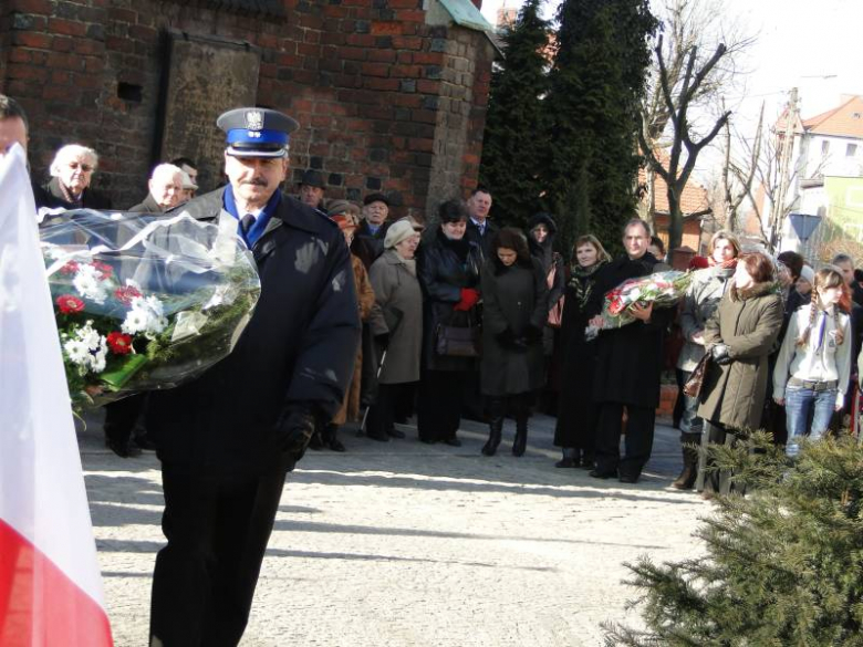 Uroczystości upamiętniające 71 rocznicę pierwszej masowej deportacji Polaków na Syberię