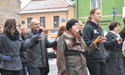 Maturzyści tańczyli poloneza z vipami