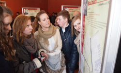 Aresztowany za pistolet i dolary amerykańskie