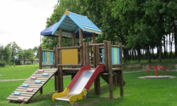 Zagłosuj esemesem na plac zabaw