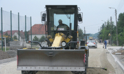 Dostaną pieniądze na remont drogi i boiska