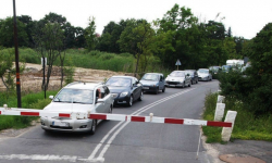 Nerwy na przejeździe z powodu awarii lokomotywy