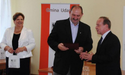 Wyremontują świetlicę i położą kostkę brukową