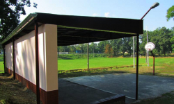 Wyremontowano boisko. Pomogli wolontariusze z „Odry” Malczyce