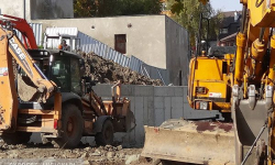 Parking zastąpi budynki gospodarcze