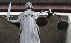 Koledzy skopali 24-latka. Mężczyzna odmówił przyjęcia pomocy lekarskiej