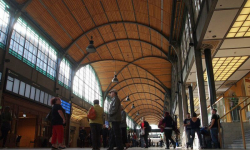 Pracownik ukradł paczkę kawy. Trafił do więzienia, bo szukał go sąd