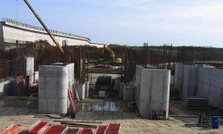 Strażacy ratowali samobójcę i mężczyznę, który spadł z wysokości