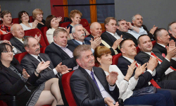 Impreza w domu kultury z okazji 15-lecia powiatu