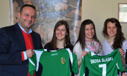 Nowe stroje dla piłkarek ręcznych