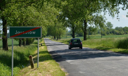 Droga dziurawa jak ser. Skanska wyremontuje ją od podstaw