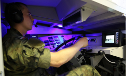 Prezentacja elektroniki wojskowej na uczelni