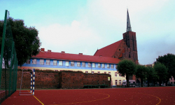 Nowa nawierzchnia z bieżnią dla długodystansowców