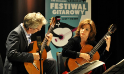 Trwa XVII "Gitara +"