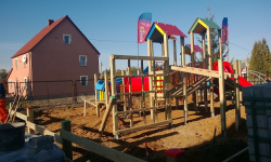 Nowy plac zabaw i sprzęt dla przedszkola