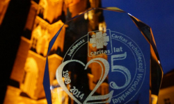 Powiat wspierał potrzebujących. Nagrodził go wrocławski Caritas