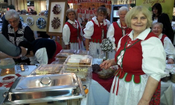 Stoisko z potrawami wigilijnymi w Pasażu Grunwaldzkim