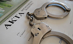 Jechał pijany, chciał przekupić policjantów