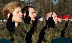 Przysięga w Wyższej Szkole Oficerskiej Wojsk Lądowych we Wrocławiu