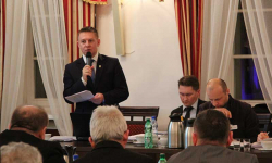 O nowym gimnazjum i wyborze II wiceprzewodniczącego