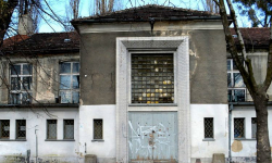 Hala w fatalnym stanie. Masz pomysł na jej zagospodarowanie?