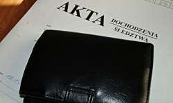 15-latek ukradł pieniądze z kasy. Wykupił zastawioną w komisie komórkę