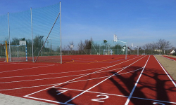 Nowe boiska, latarnie i ławki przy szkole podstawowej