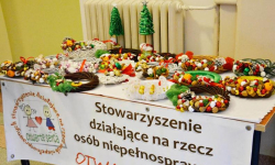 Bożonarodzeniowy kiermasz w średzkim starostwie