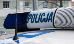 Samochód wpadł w poślizg. Jedna osoba poszkodowana