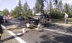 Trzy samochody zderzyły się na krajowej 94. Jedna osoba poszkodowana